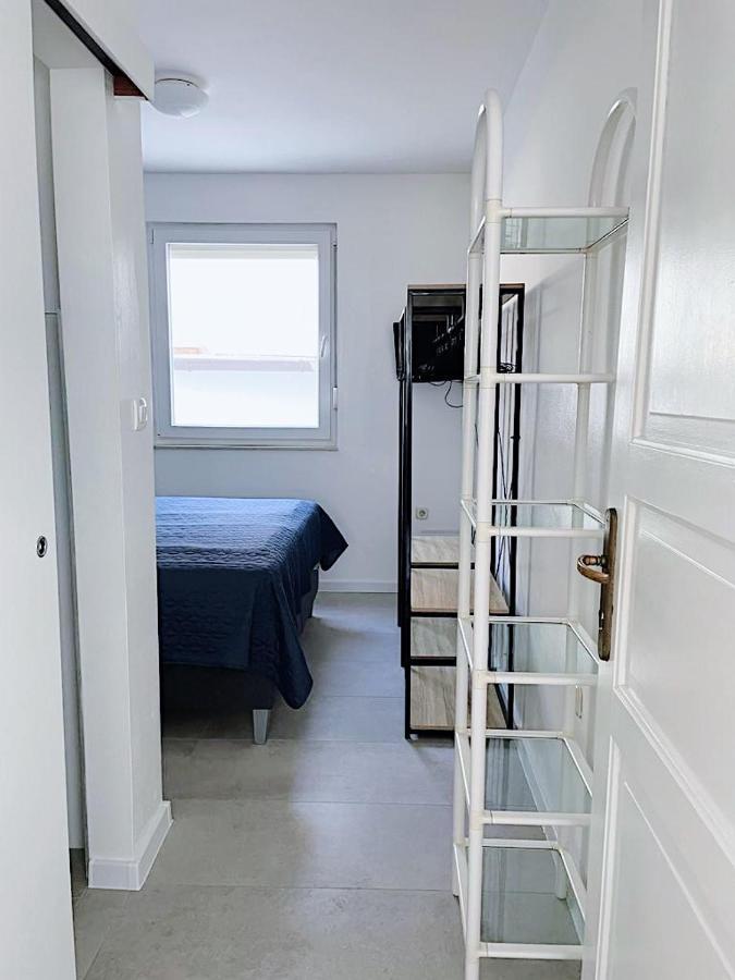 Apartmani Marin เมดูลิน ภายนอก รูปภาพ